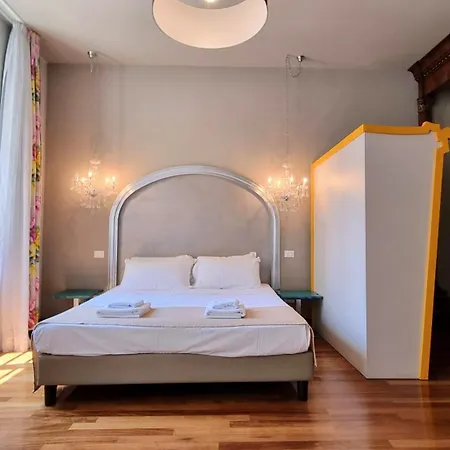 Affittacamere Al Volo Tommaseo 4*