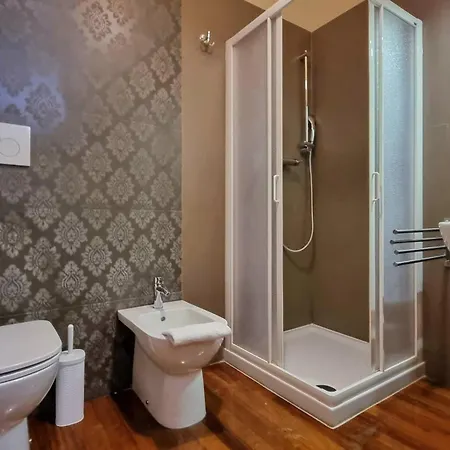 Affittacamere Al Volo Tommaseo 4*