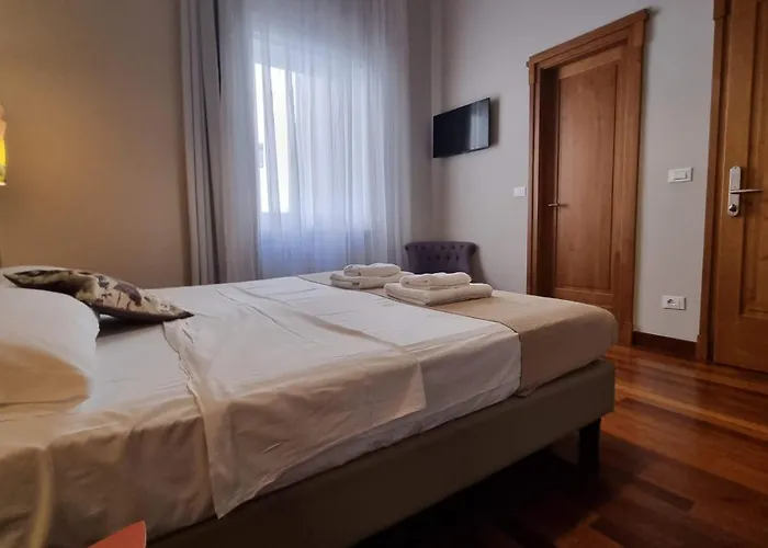 Al Volo Tommaseo Πανσιόν 4*